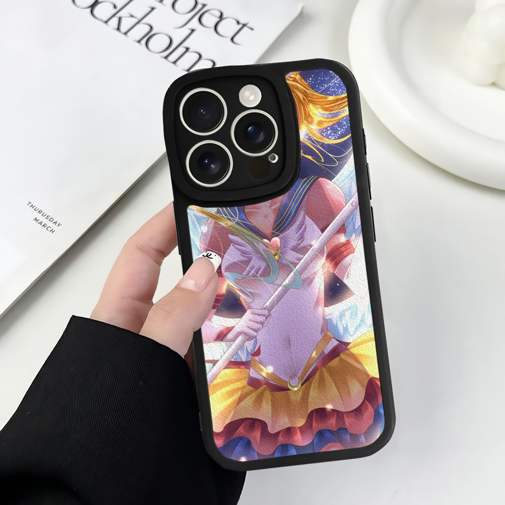 （画像用） 美少女戦士セーラームーン Sailor Moon 【iPhone 16シリーズ対応】シリコンスマホケース（レザー調） 材質：シリコン